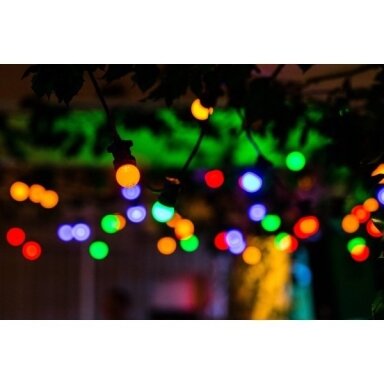 10 m ilgio keičiamų LED lempučių E-27 cokolio tipo girlianda ( kas 33 cm ) 10 m ilgio keičiamų LED lempučių E-27 cokolio tipo girlianda ( kas 33 cm )