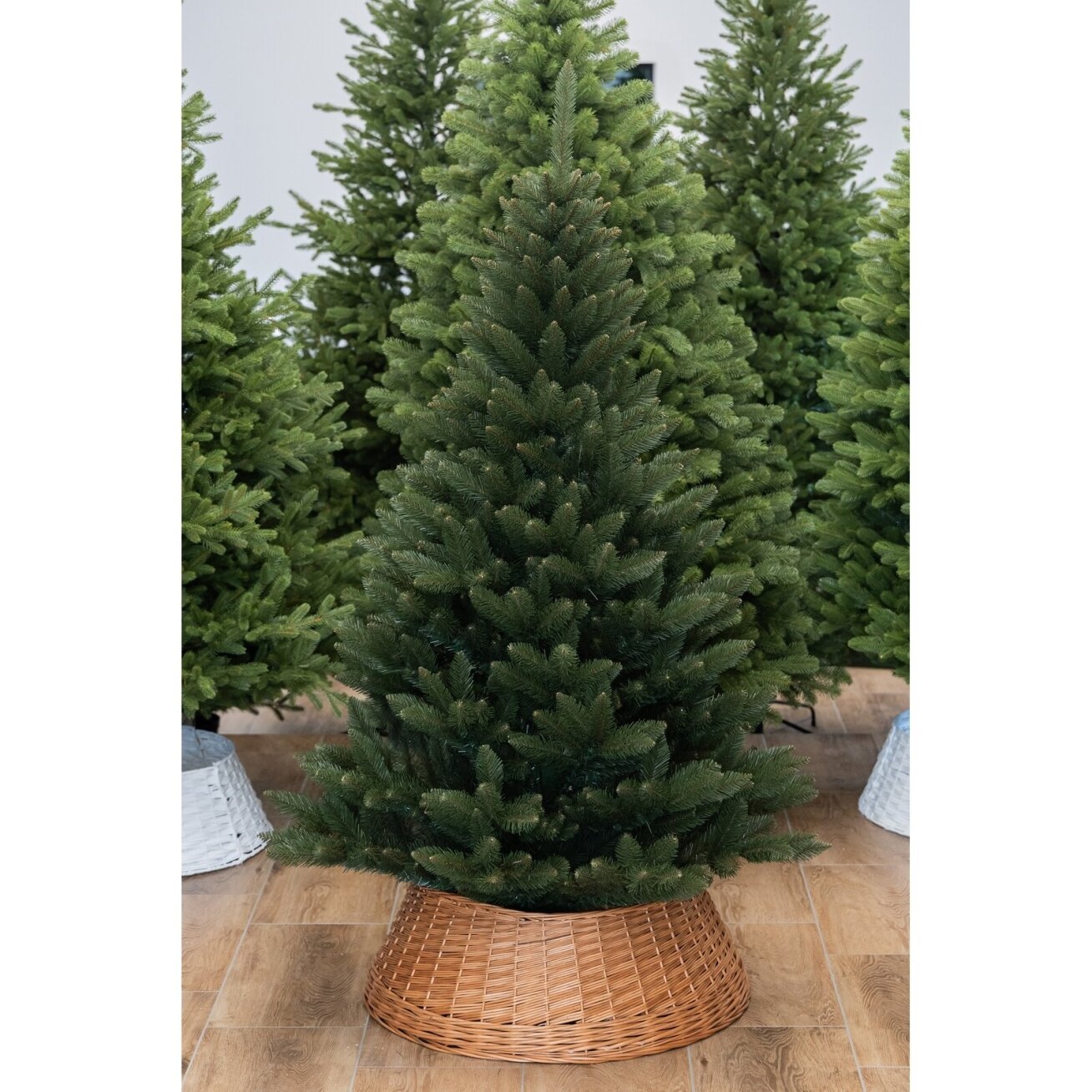 Dirbtinė Kalėdų eglutė KLASIKINĖ 300 cm, PVC 8