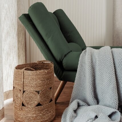Išskleidžiamas fotelis su pakoju LILA, aptrauktas audiniu, ant kojelių Kojelių spalva: Wenge, Spalvos: Trinity 28 (butelinė žalia) 1 Išskleidžiamas fotelis su pakoju LILA, aptrauktas audiniu, ant kojelių Kojelių spalva: Wenge, Spalvos: Trinity 28 (butelinė žalia) 1
