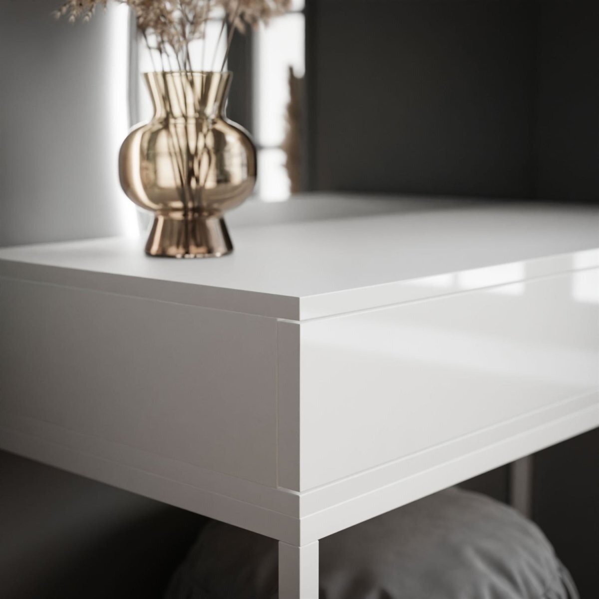 Kosmetinis staliukas Queen White 5