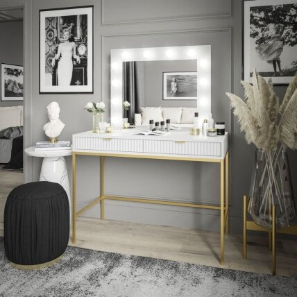 Kosmetinis staliukas KARD Gold Baltas