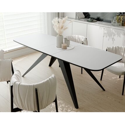 Modernus išskleidžiamas stalas FENTO su metalinėmis kojomis Spalvos: Juoda / arktinė balta, Plotis: 160 cm 1 Modernus išskleidžiamas stalas FENTO su metalinėmis kojomis Spalvos: Juoda / arktinė balta, Plotis: 160 cm 1