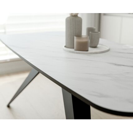 Modernus išskleidžiamas stalas FENTO su metalinėmis kojomis Spalvos: Juoda / marmuras bianco, Plotis: 160 cm 2