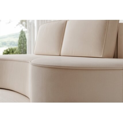 Minkšta sofa svetainei SOFIA su užapvalintais šonais Spalvos: Riviera 21 (Kreminė) 2 Minkšta sofa svetainei SOFIA su užapvalintais šonais Spalvos: Riviera 21 (Kreminė) 2