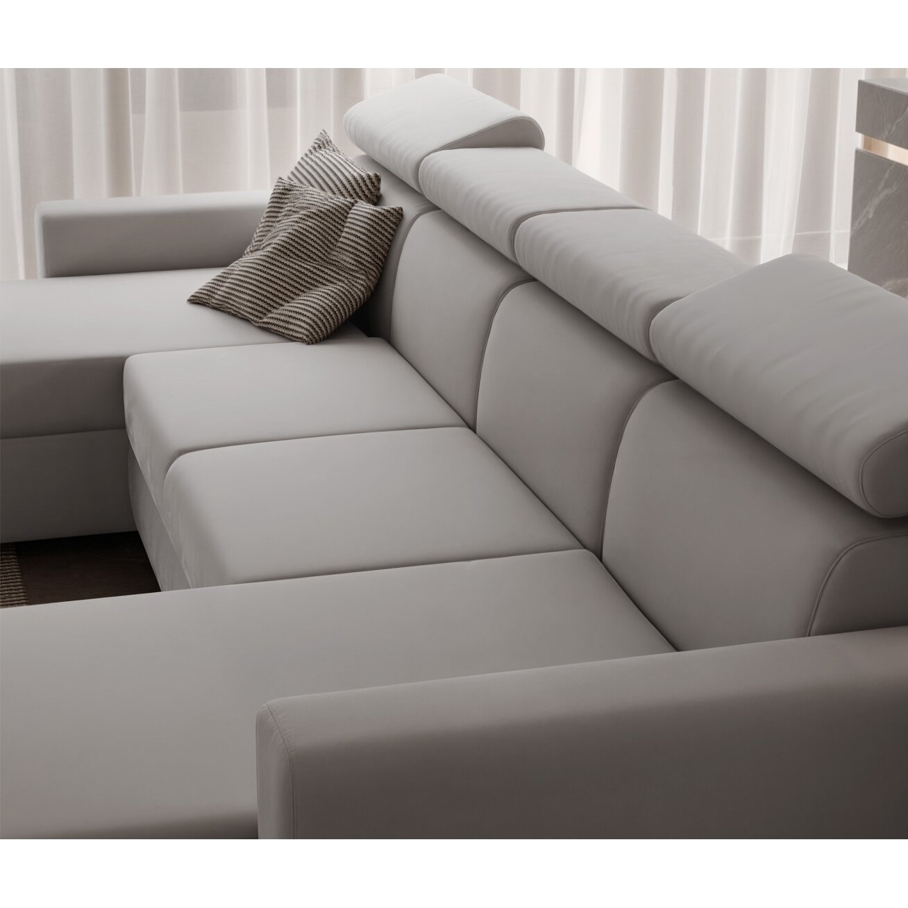 Minkštas kampinis sofa BENI U II su reguliuojamomis galvos atramomis ir miego funkcija Spalvos: Manila 15 (Šviesiai pilka) 3 Minkštas kampinis sofa BENI U II su reguliuojamomis galvos atramomis ir miego funkcija Spalvos: Manila 15 (Šviesiai pilka) 3