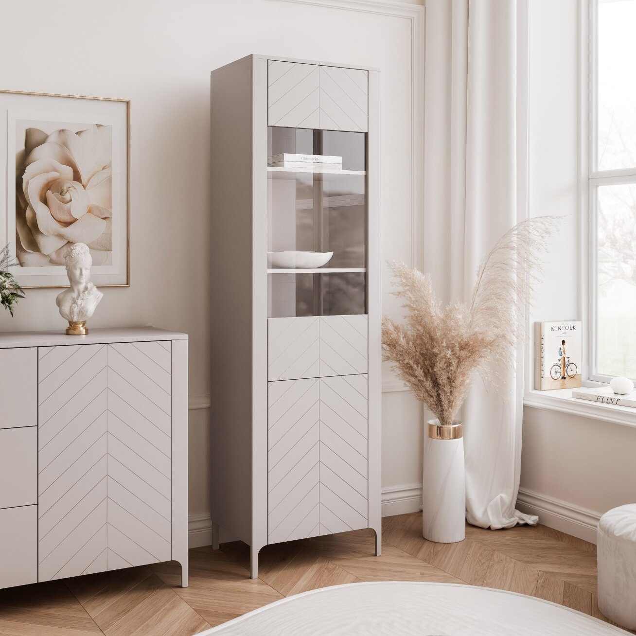 Aukšta siaura vitrina LORIEN 60 cm Spalva: kašmyras Aukšta siaura vitrina LORIEN 60 cm Spalva: kašmyras