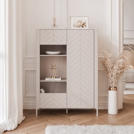 Plati dviejų durų vitrina LORIEN 103 cm Spalvos: Kašmyras 3 Plati dviejų durų vitrina LORIEN 103 cm Spalvos: Kašmyras 3